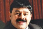 Indian man living on terrace, Dr K T Mohammed Rabeeh Rabeeullah, indian philanthropist gives rs 10 lakh to compatriot living on terrace in uae, Eul