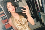 Jhanvi Kapoor, Jhanvi Kapoor debut, jhanvi kapoor sizzles in a gold outfit, Jhanvi kapoor