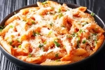 Pink Sauce Pasta videos, Pink Sauce Pasta news, pink sauce pasta recipe and preparation, Laughing